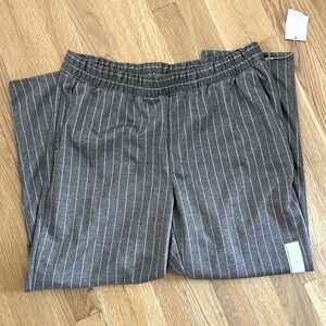 a new day pants | size L